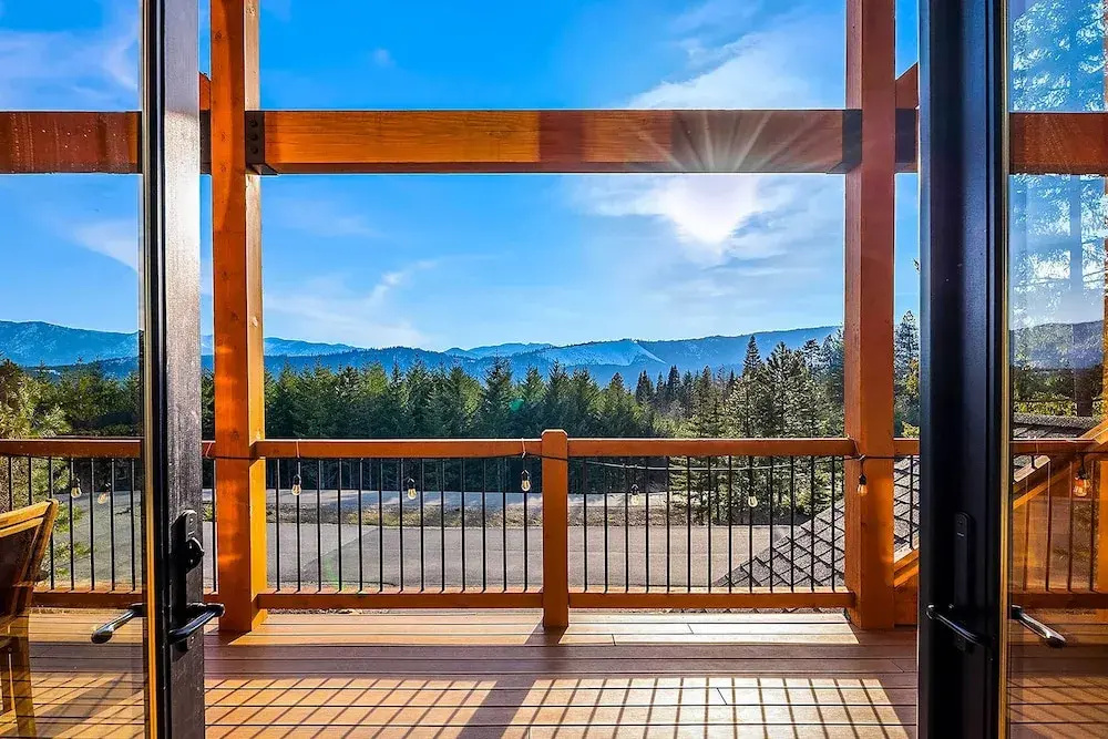 Soak, Night Ski & Explore! Cle Elum Mtn-view Cabin
