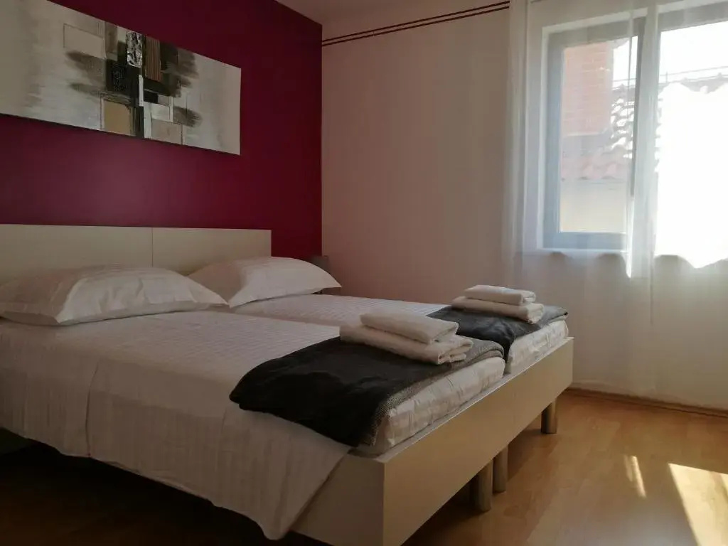 Apartment Ton - 200m from the sea