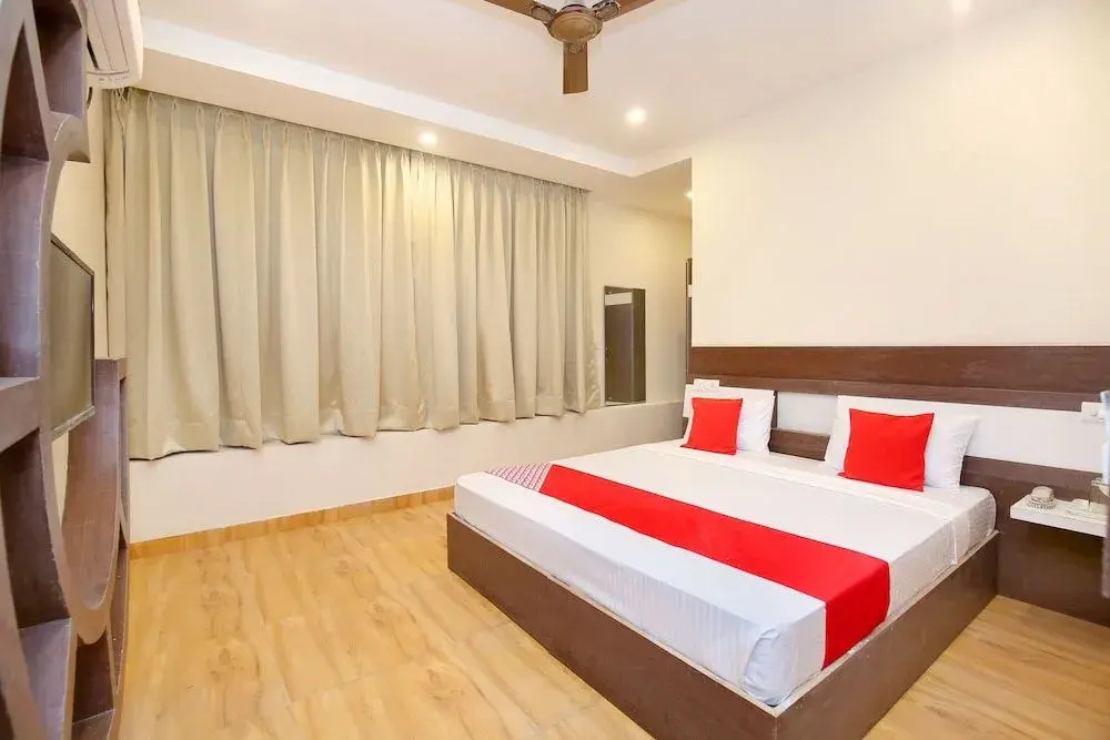 OYO 19716 Hotel Shanay