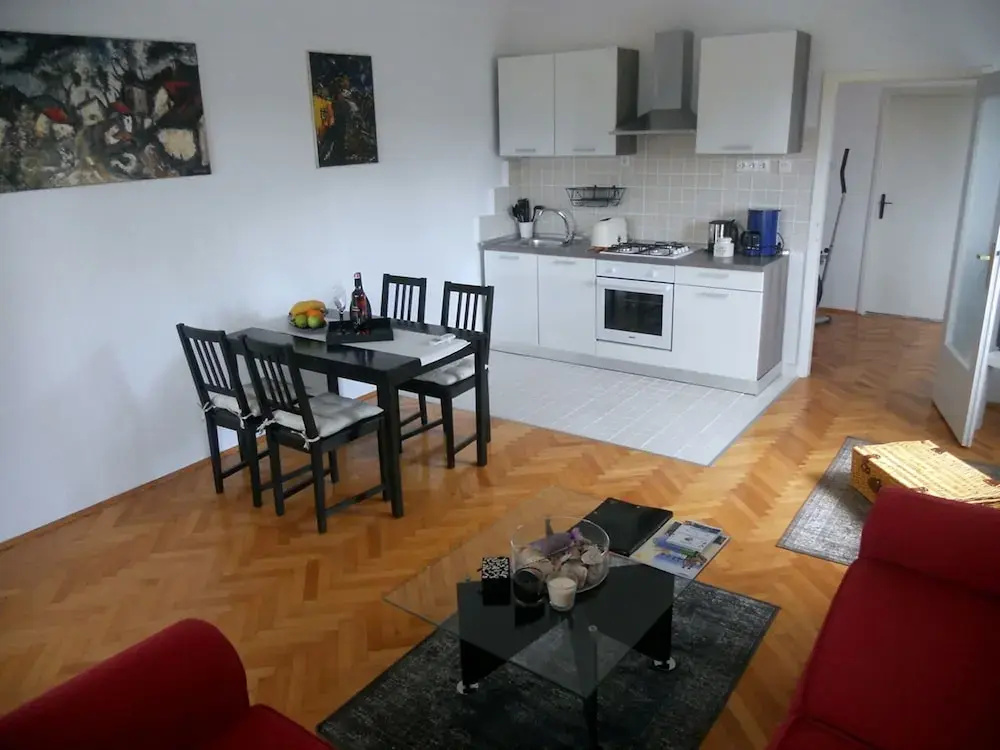 Spacious Apartment With Terrace & Outdoor Kitchen Surrounded by a Garden