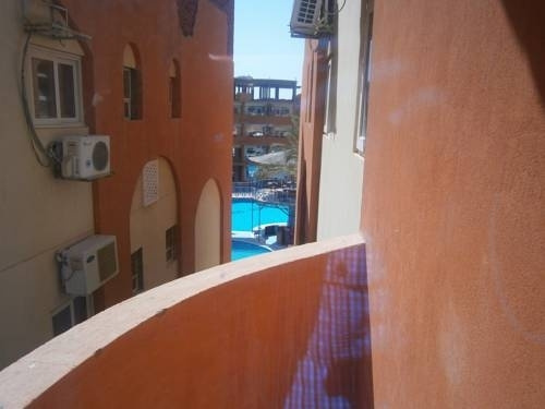 Oasis Resort & Apartment