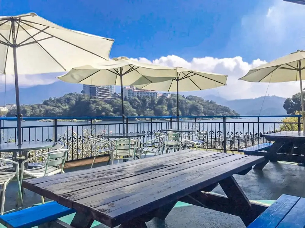 Bishui Shanju Lakeside B&B