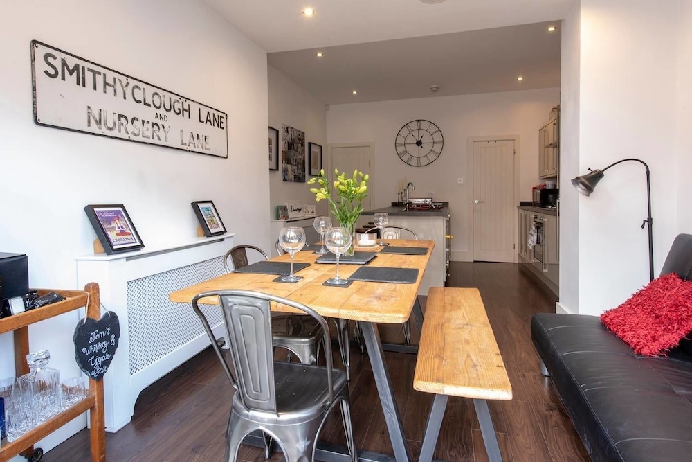 Cosy 2BD Terrace House in Chorlton