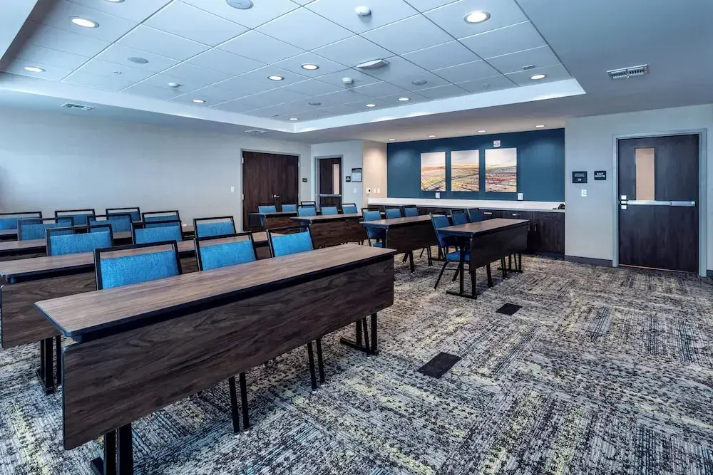 Hampton Inn & Suites Bakersfield Central