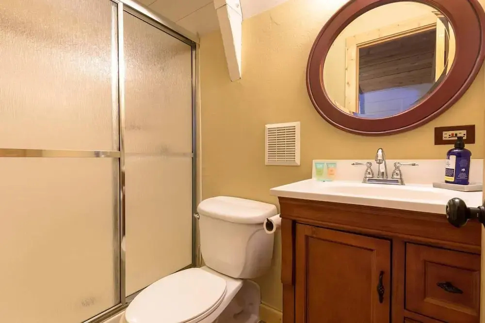 Stylish Modified A frame with Hot Tub sleeps 6!