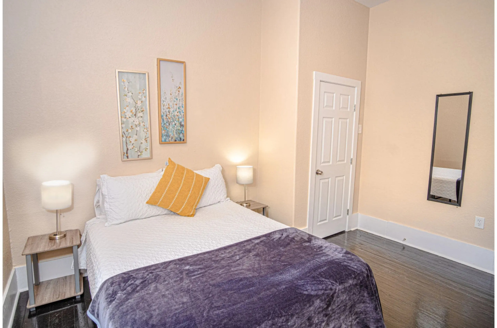 3 BR 1 BA Remodeled Home Near Downtown