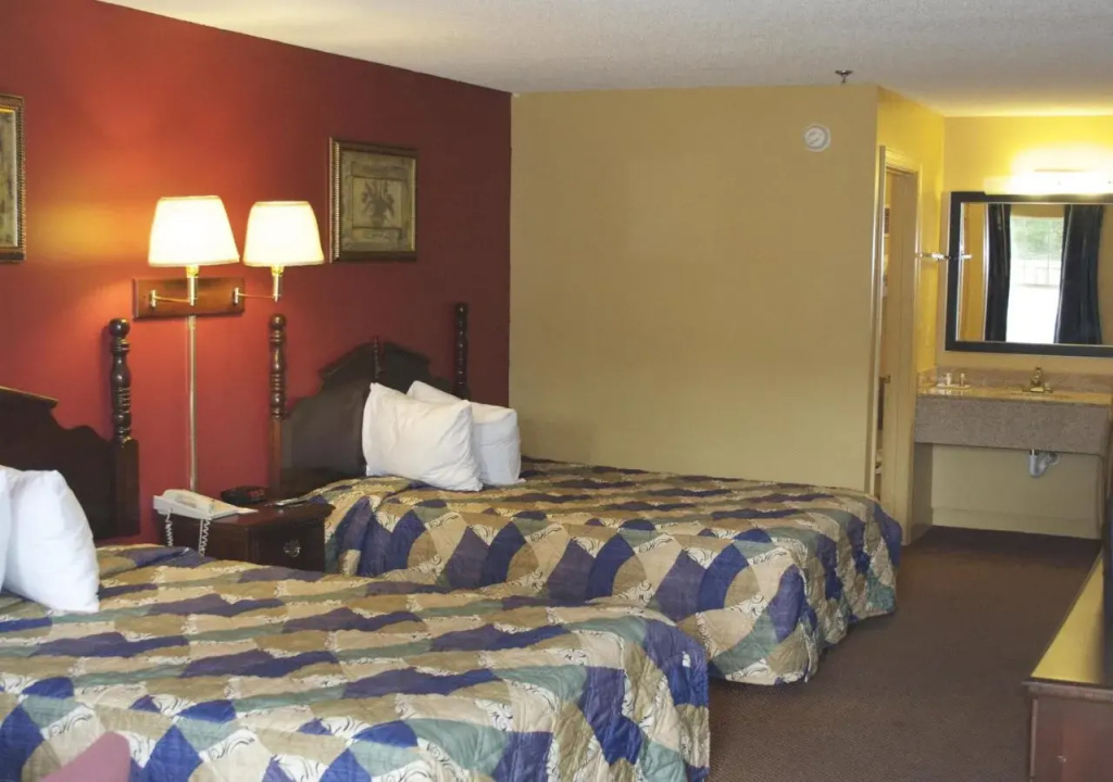 Glennville Inn