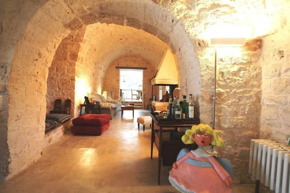 Lemoredinella