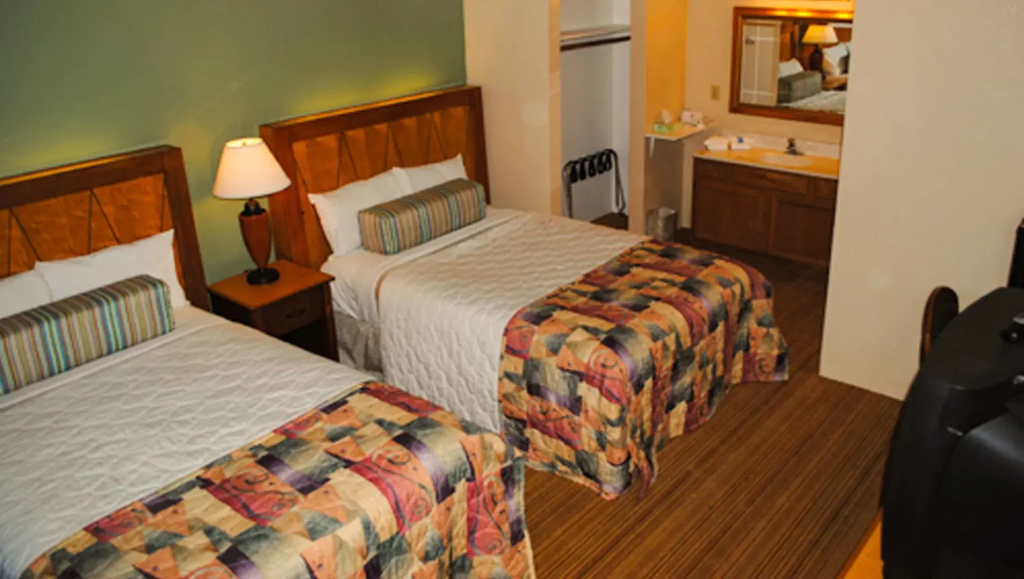 Anchorage Inn Lakeport