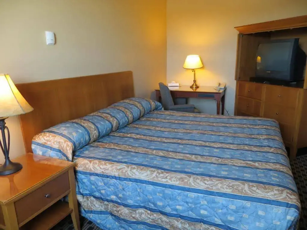 Athabasca Valley Inn & Suites