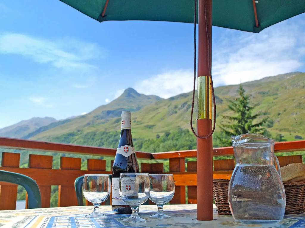 Chalet In Les Menuires-Praranger With Balcony