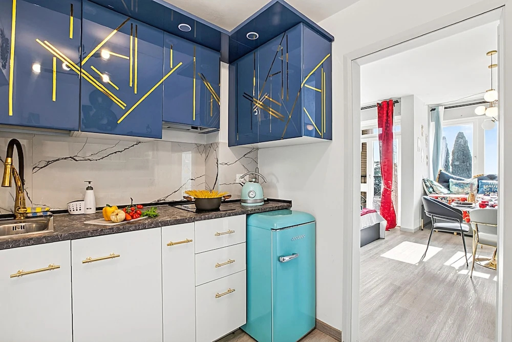 Apartment 402