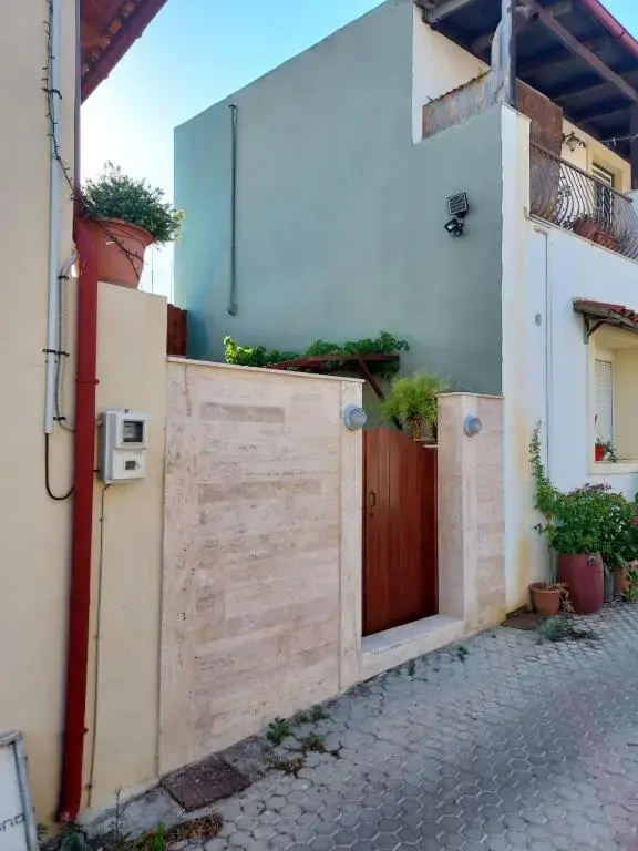 Kostogiorgis Home