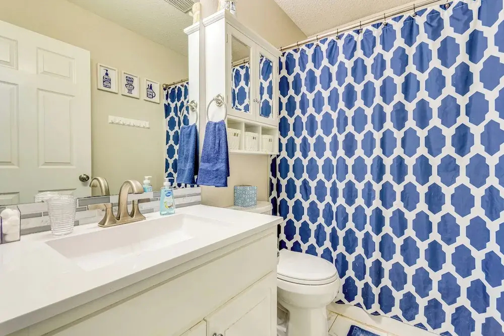 6 Mi to Navarre Beach: Dog-friendly Home w/ Yard