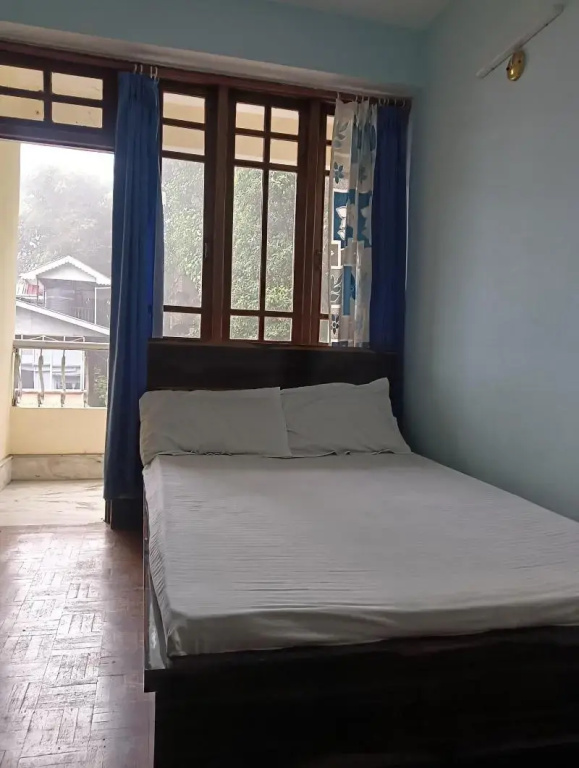 Ronglyang Villa Homestay Near MG Road