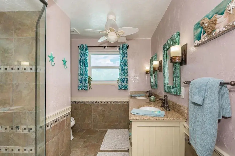 6060S - Vacation Dream Home by RedAwning