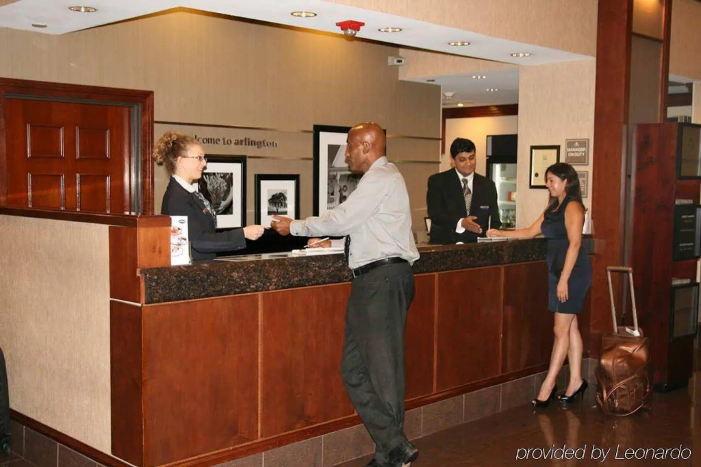 Hampton Inn & Suites Arlington Crystal City DCA