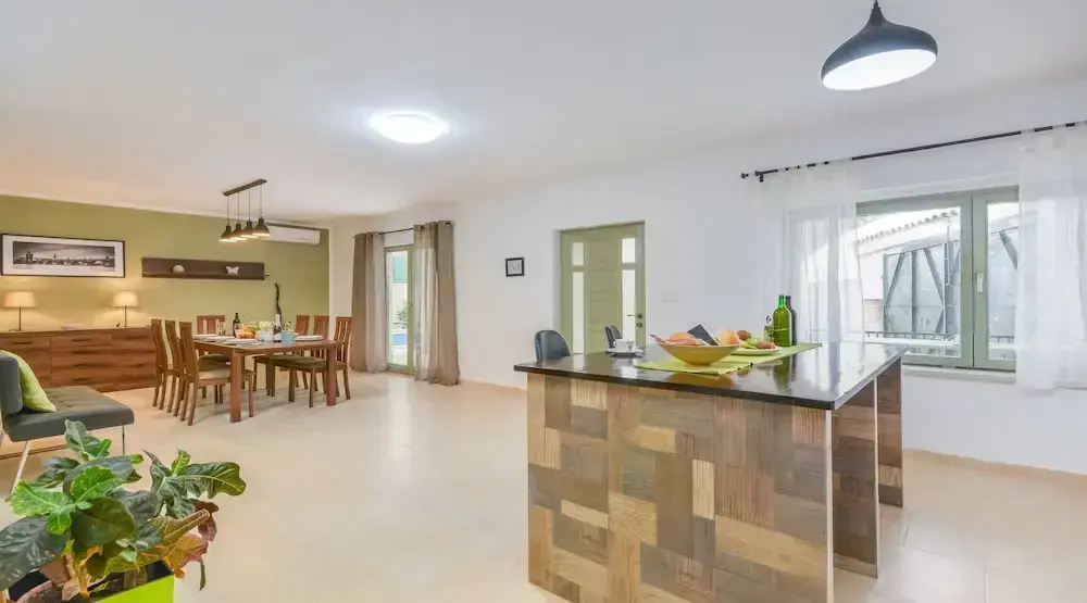 Villa Martin - Countryside Retreat with Pool & Pavilion