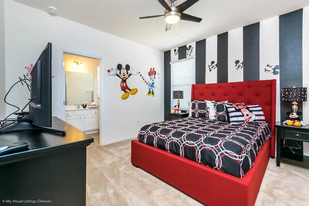 Solterra - 7008 Oakwood Street