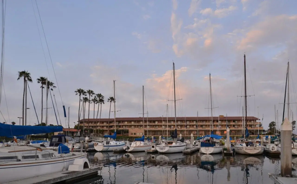 Holiday Inn Express Hotel & Suites Ventura Harbor by IHG