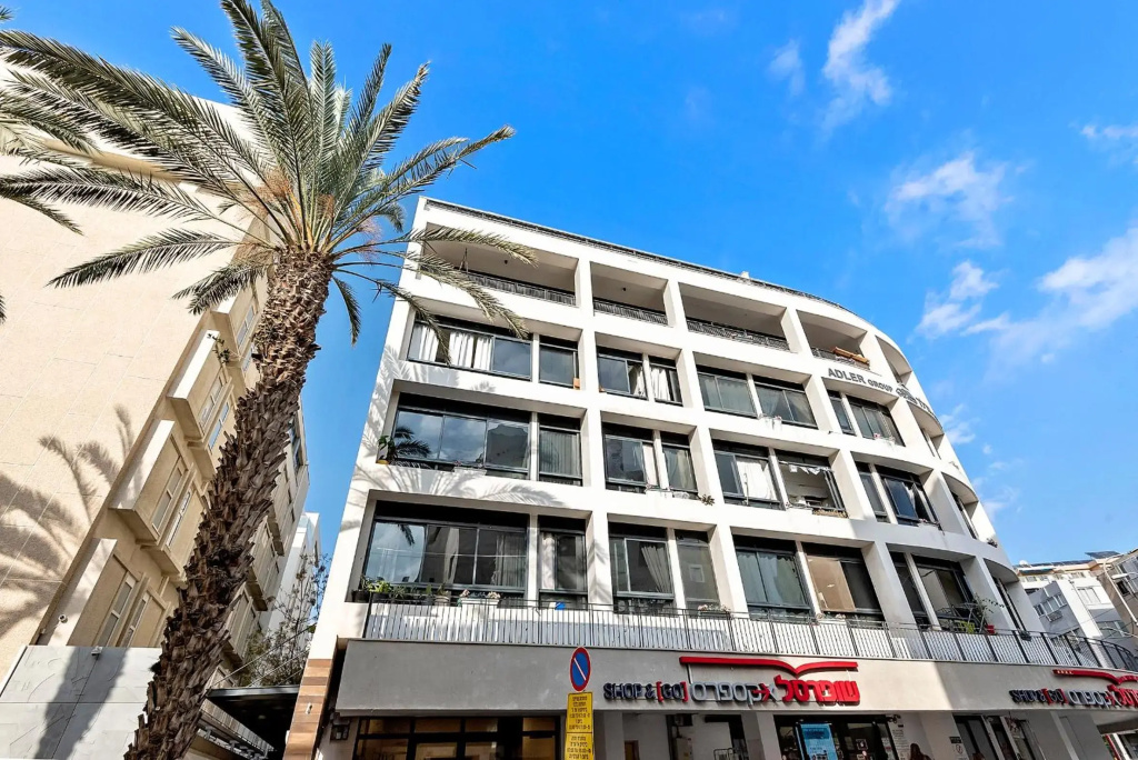 Fresh new place, central right next to the beach M3