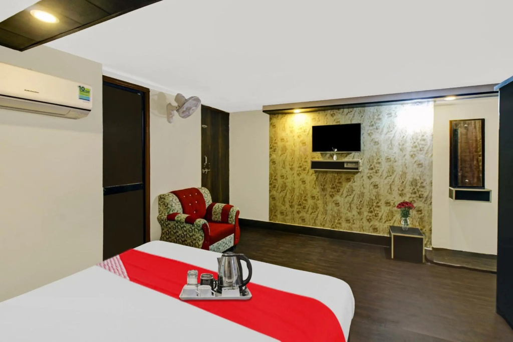 OYO Flagship 70030 Gopika Stay Inn