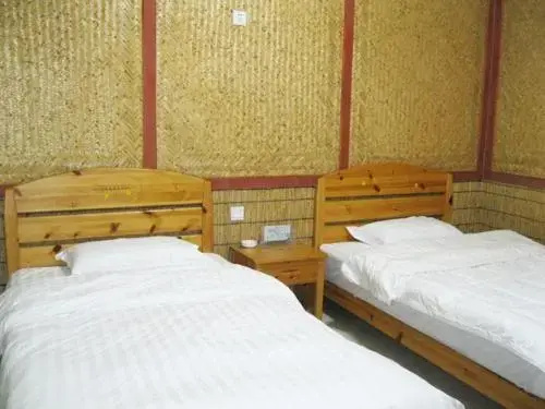 Baiyangding Aiweier Farm-stay