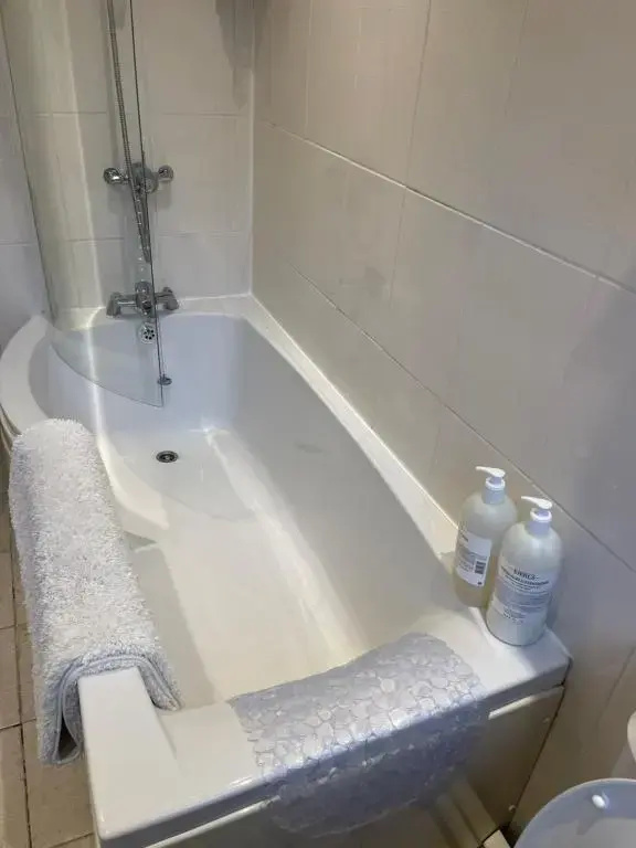 Courtyard Garden Flat (Adults Only)