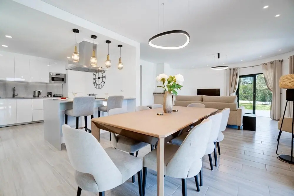 Luxurious 4 bed Villa in Loul