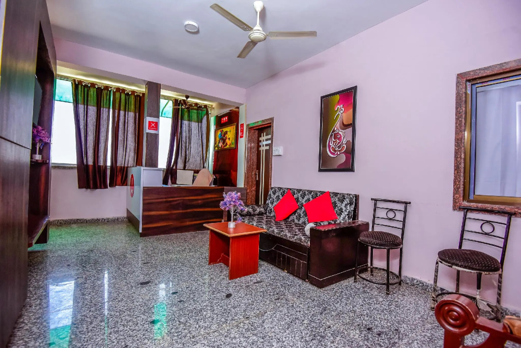 OYO Flagship 13585 Hotel Delight