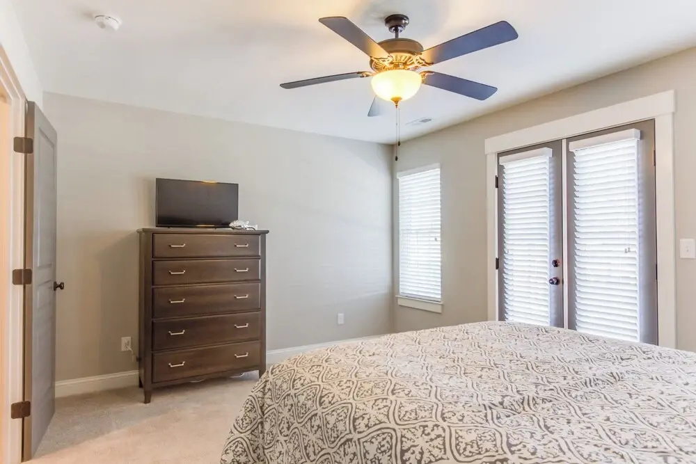 408b The Lynnhaven House Spacious 4 BR Townhouse Walking Distance to the Beach and Boardwalk
