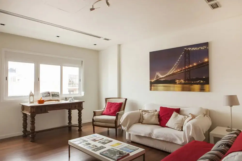 Rent4Rest Lisbon Family & Friends apartment in Roma Avenue