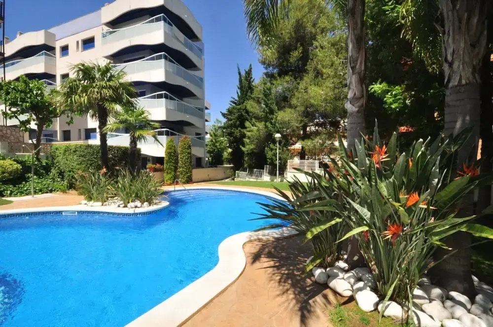 T&H Les Ones Family Apartments
