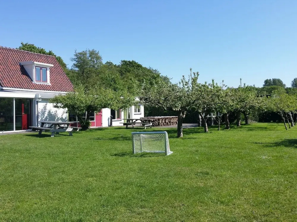 Beautiful holiday home with conservatory near the North Sea