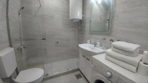 Simeon Apartment
