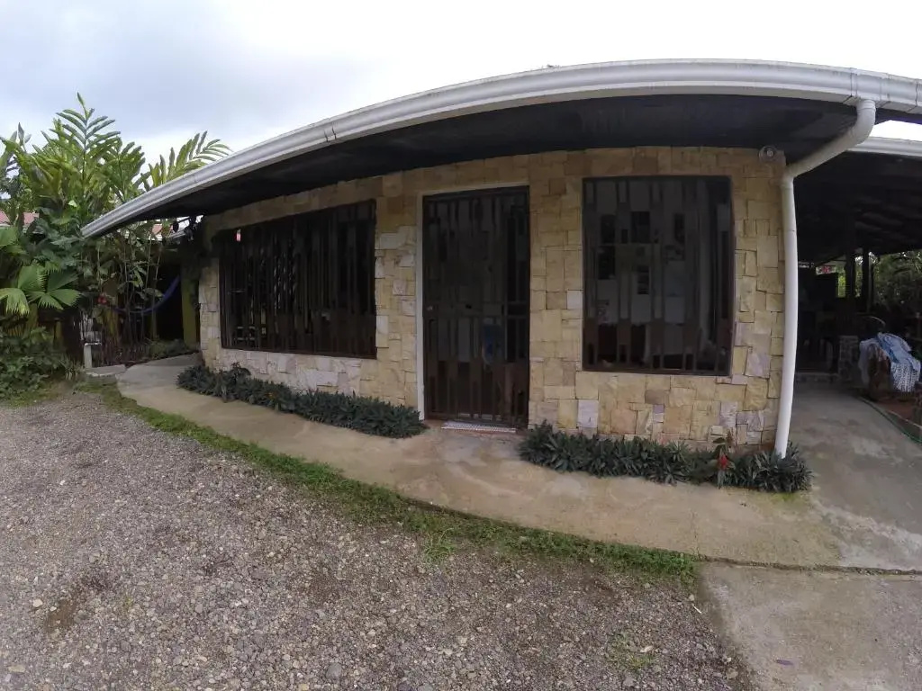 Cabinas Pura Vida B&B and Tour Operator