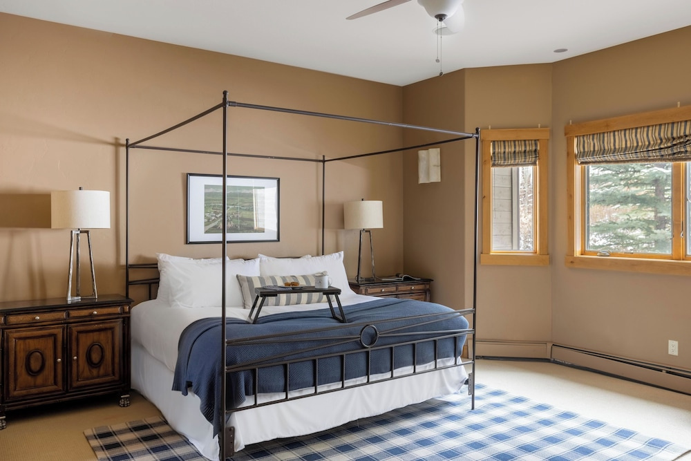 Highline by Avantstay Breathtaking Mountain Home w/ Hot Tub & Views