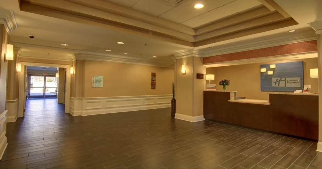 Holiday Inn Express & Suites Alpharetta by IHG