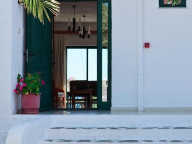 Iro Hotel