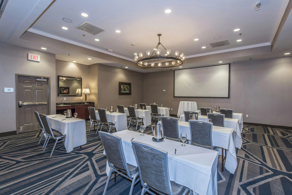 DoubleTree by Hilton North Charleston - Convention Center