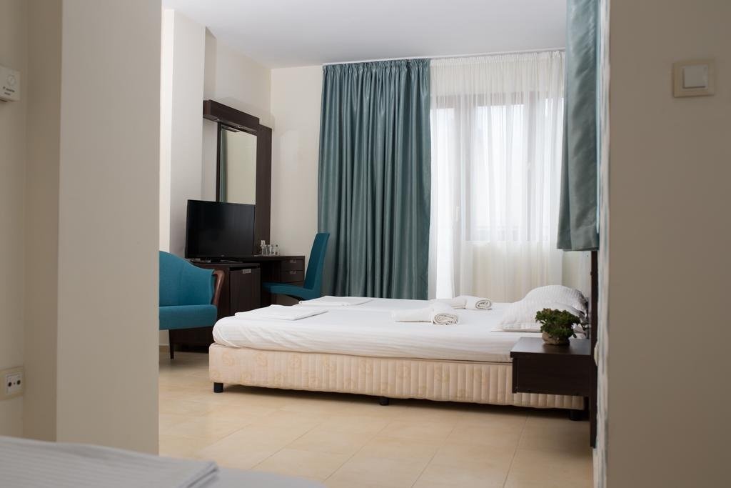 Ema Hotel