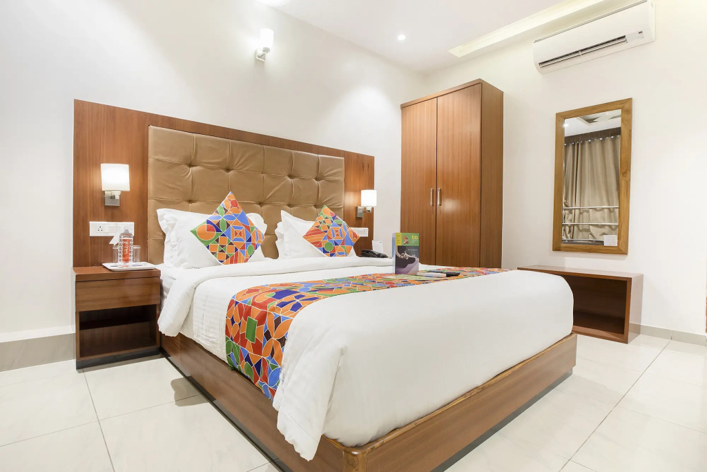 FabHotel Prime Le Western