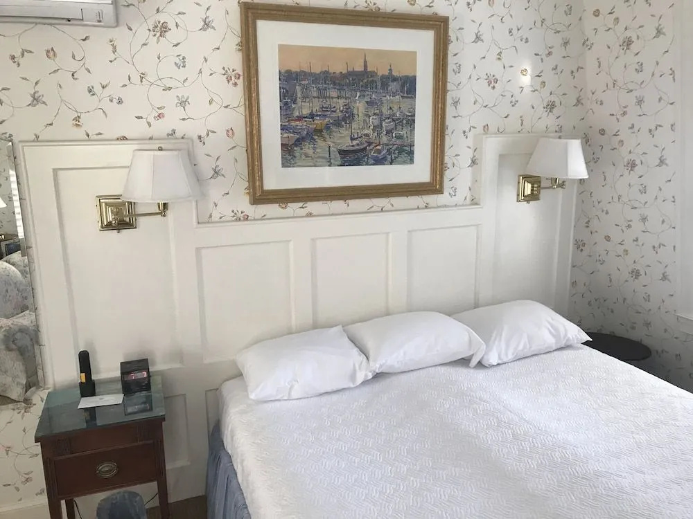 Flag House Inn