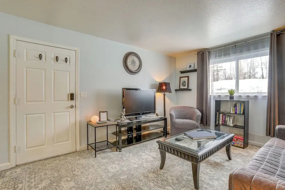 Cozy Wasilla Apartment ~ 2 Mi to Downtown!