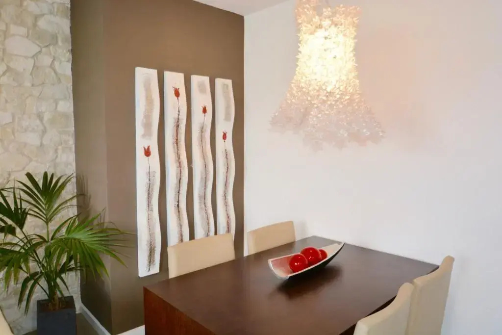 Chic Stylish Apartment with 2 Beds And Roof Terrac