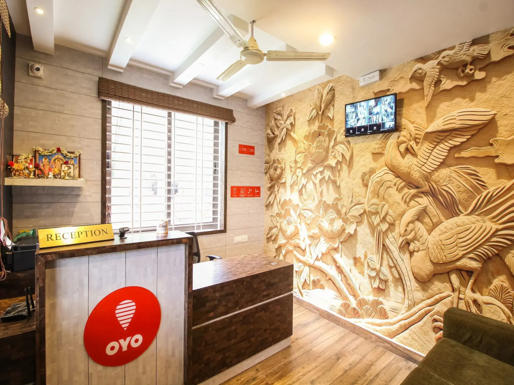 OYO 16377 Eagle Fantasy