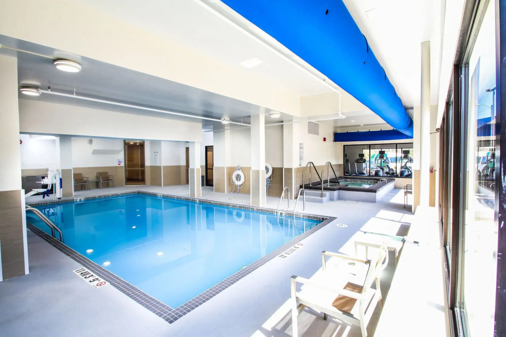 Holiday Inn Milwaukee Riverfront by IHG