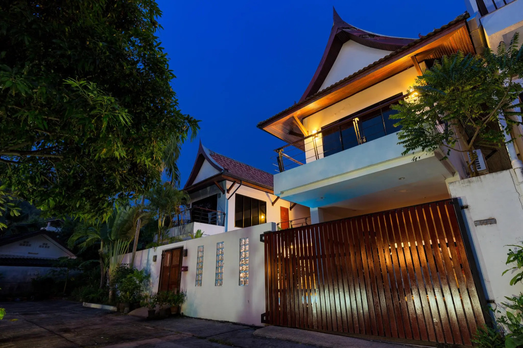 Kata Pool Apartments