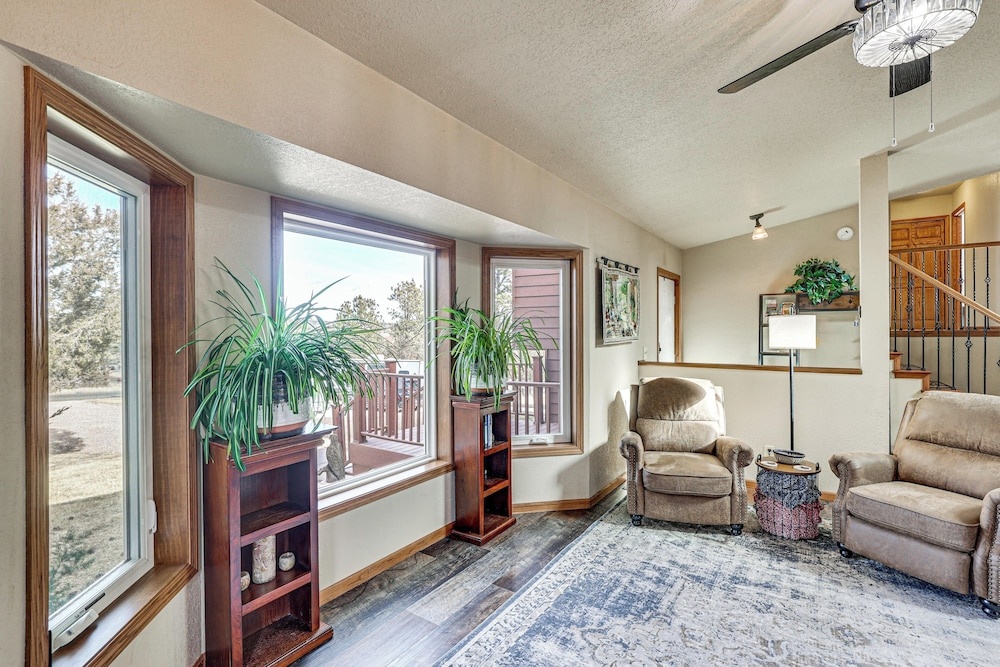 Scenic & Serene Rapid City Getaway on 1 1/2 Acres!