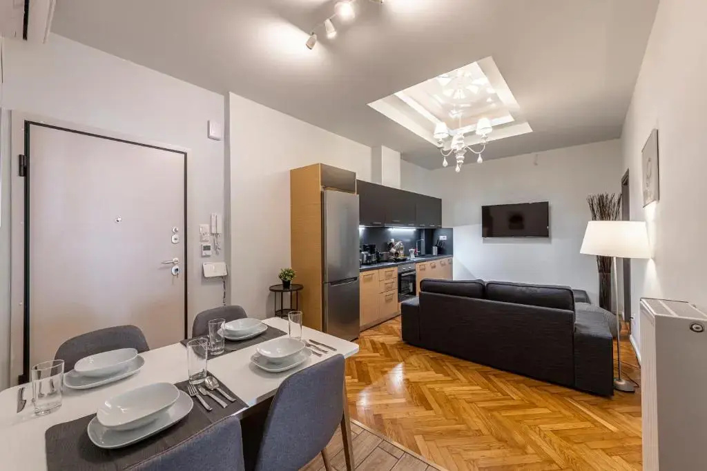 Modern 5BD Apartment in the Heart of Athens